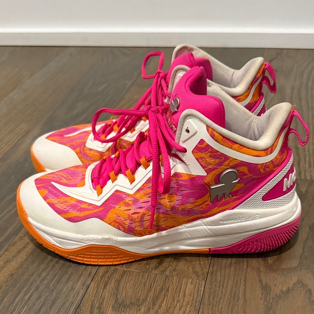 Moolah Neovolt women's basketball shoes